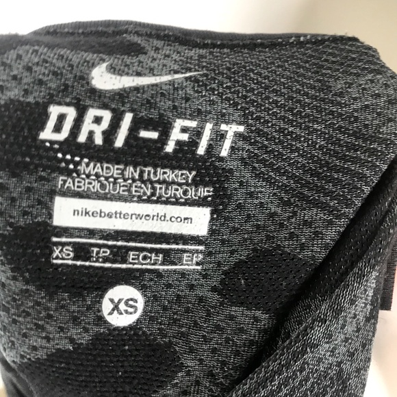 Nike Dry Fit Black Gray Camo Running Tee XS - Picture 3 of 8
